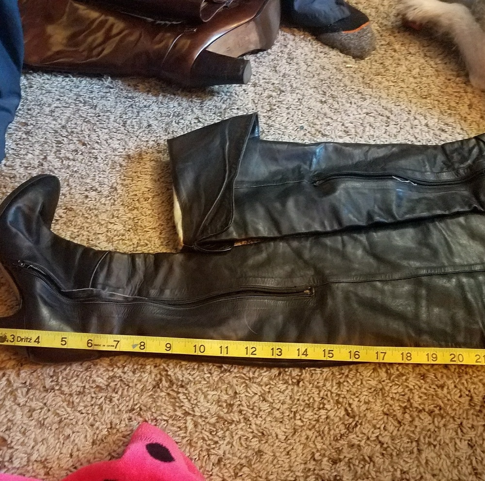 Italian black leather boots